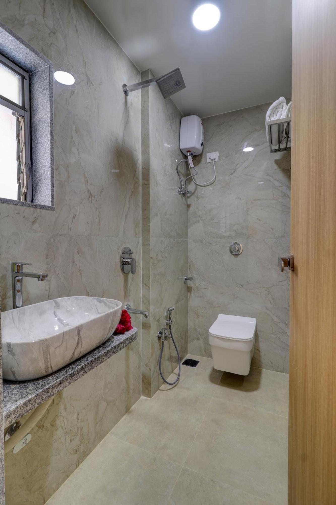 Victory Inn Turambhe Екстер'єр фото