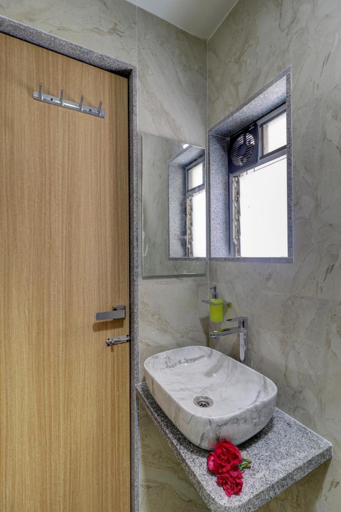 Victory Inn Turambhe Екстер'єр фото