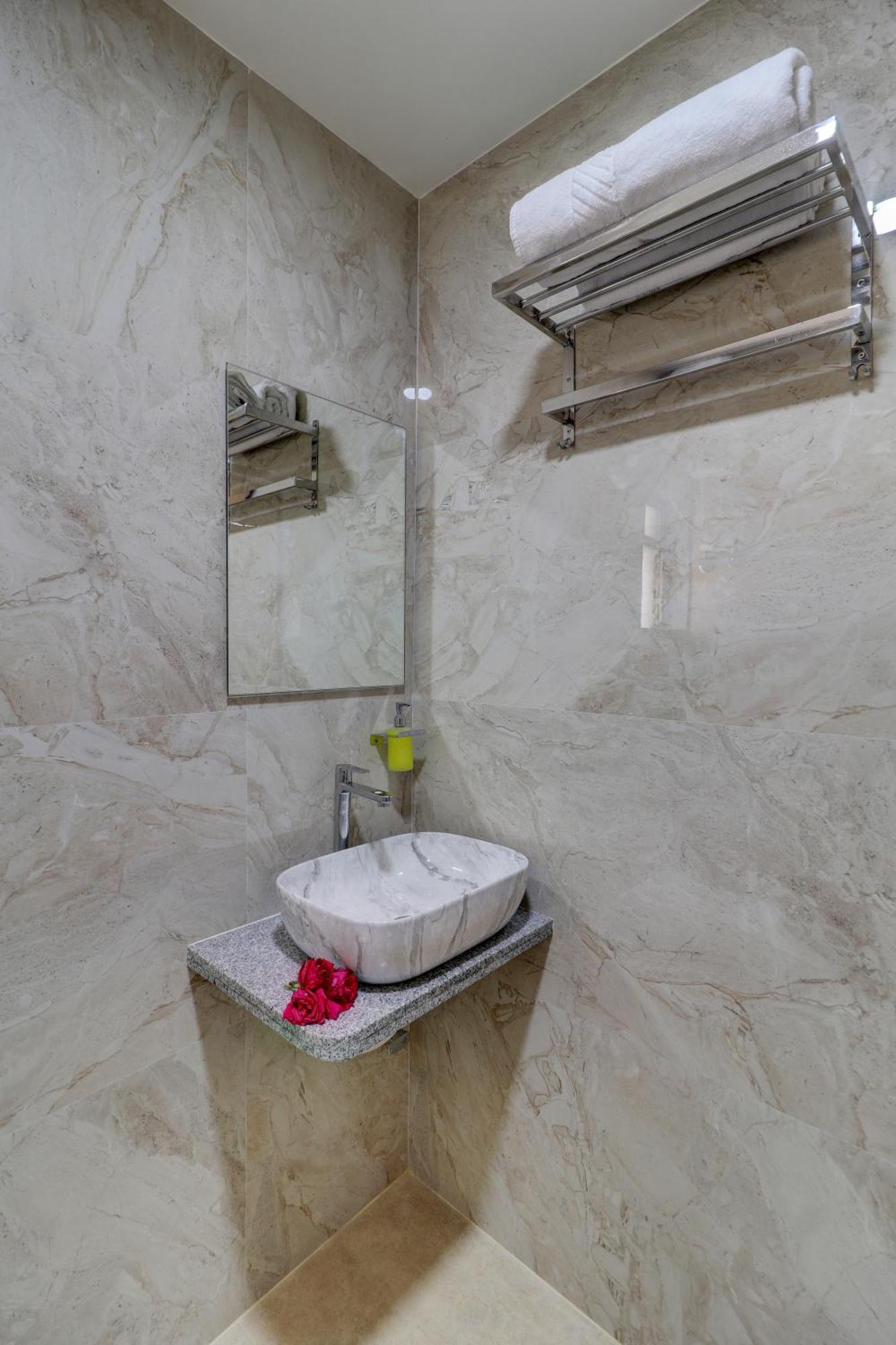 Victory Inn Turambhe Екстер'єр фото