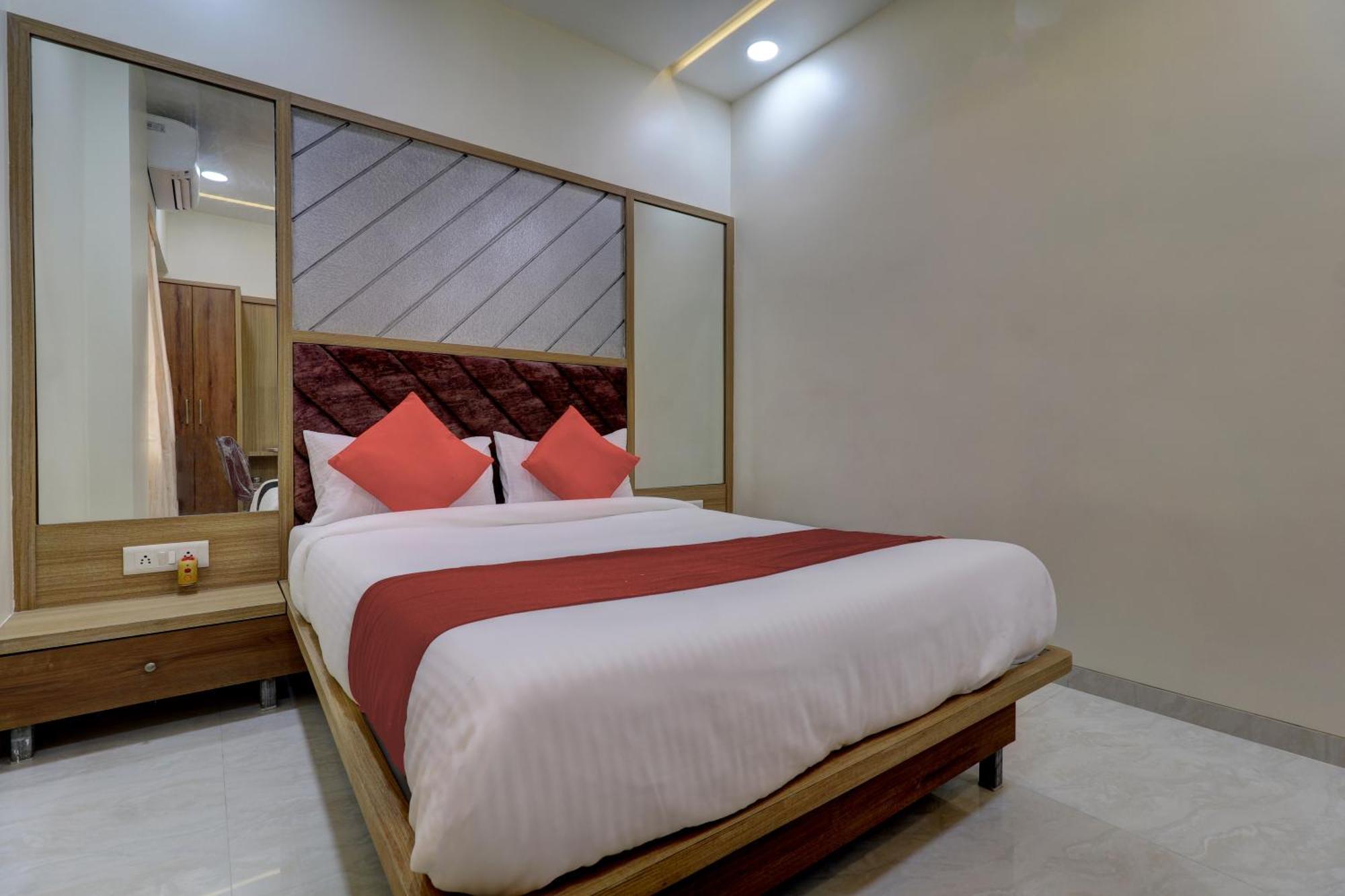 Victory Inn Turambhe Екстер'єр фото