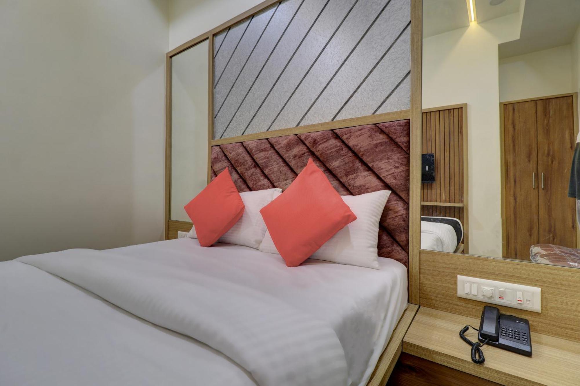 Victory Inn Turambhe Екстер'єр фото